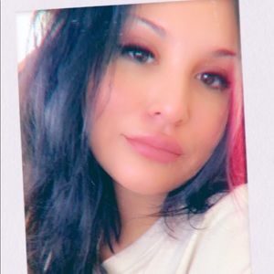 Meet your Posher, Cynthia